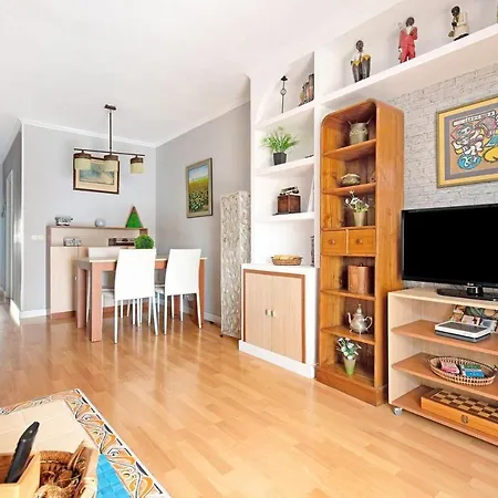 Casa Magdalena - Lovely House With Terrace & Pool بيت للعطل