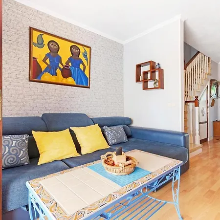 Casa Magdalena - Lovely House With Terrace & Pool بيت للعطل