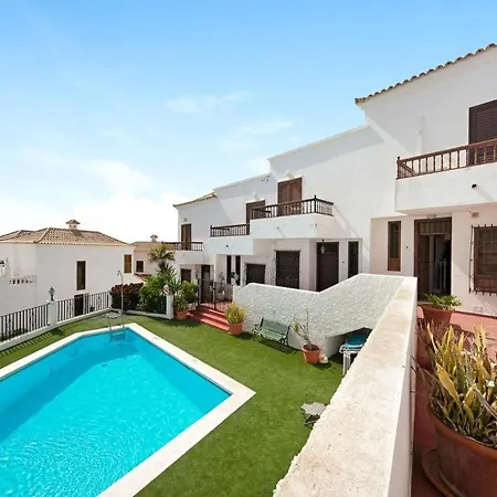Casa Magdalena - Lovely House With Terrace & Pool بيت للعطل